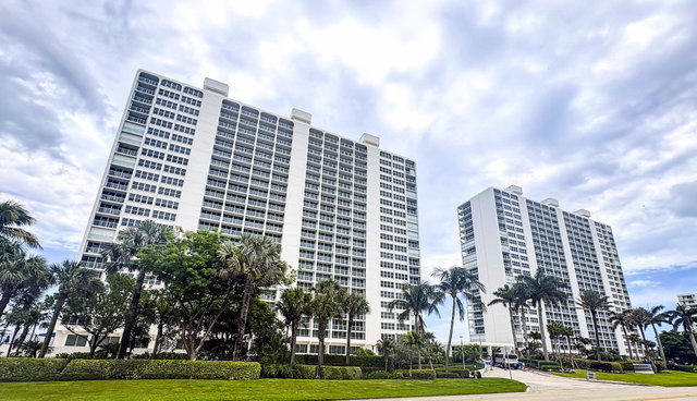 Ocean Towers / Whitehall South  photo 3